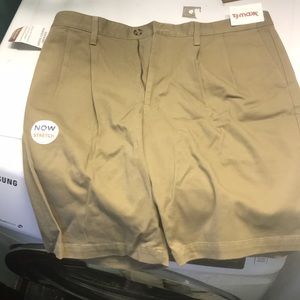 Men’s khakis shorts
